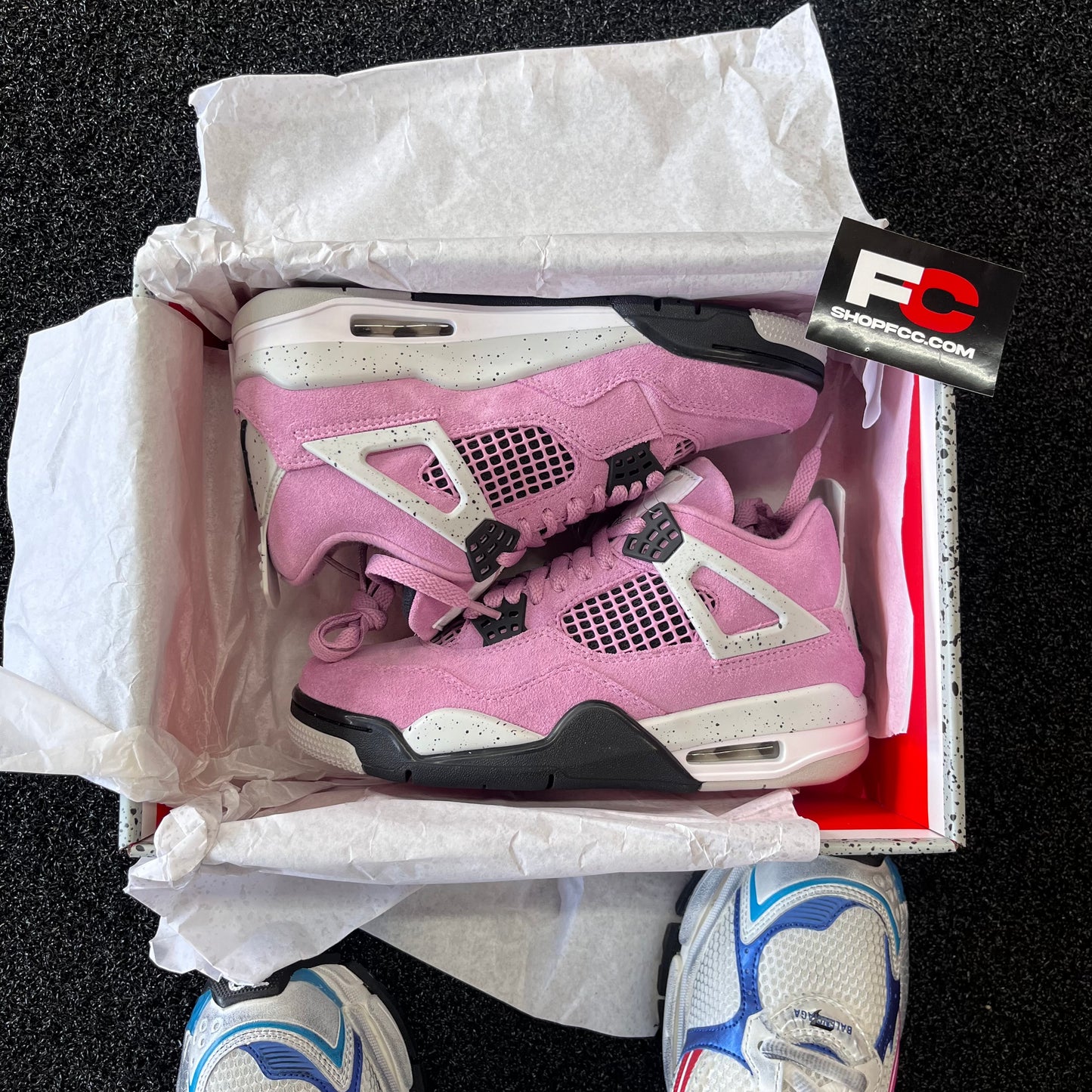 (3 DAY SHIPPING) JORDAN 4 ORCHID