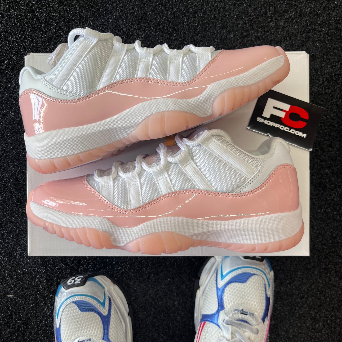 JORDAN 11 LOW LEGEND PINK