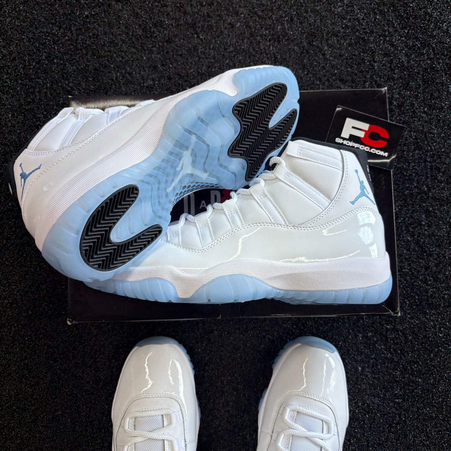 [ON HAND] JORDAN 11 LEGEND BLUE 2024