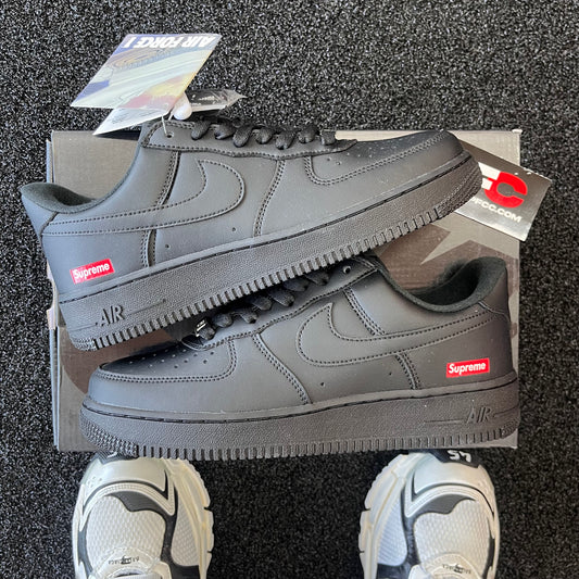 NIKE AIR FORCE ONE SUPREME BLACK