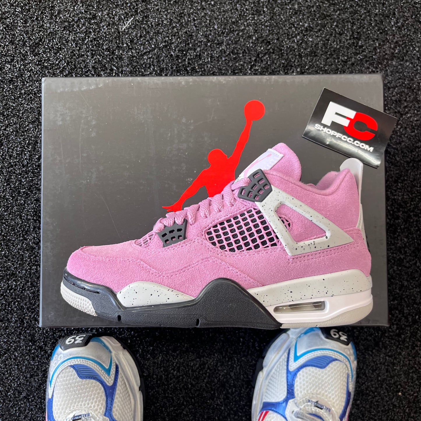 (3 DAY SHIPPING) JORDAN 4 ORCHID